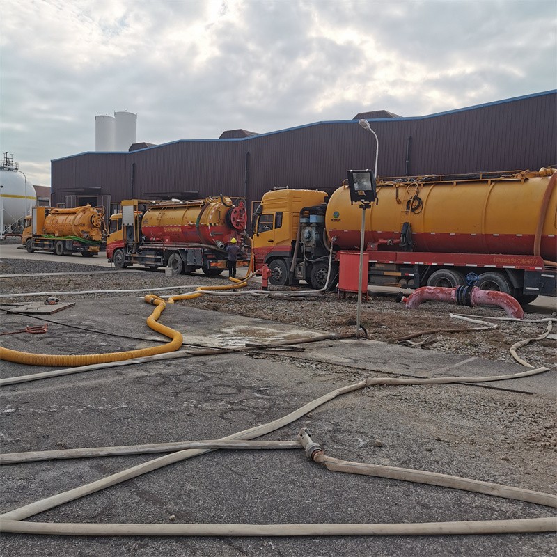 莱山污水池清理