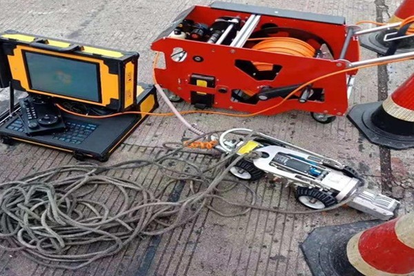 莱山CCTV管道检测机器人