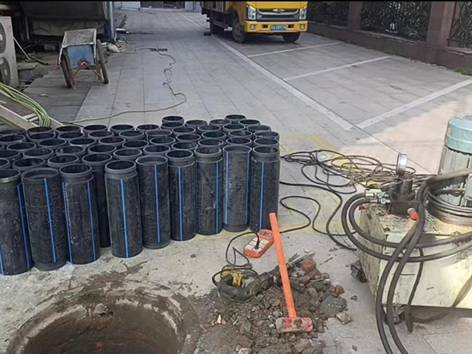 莱山PE置换管厂家 DN315置换管 非开挖管短管置换